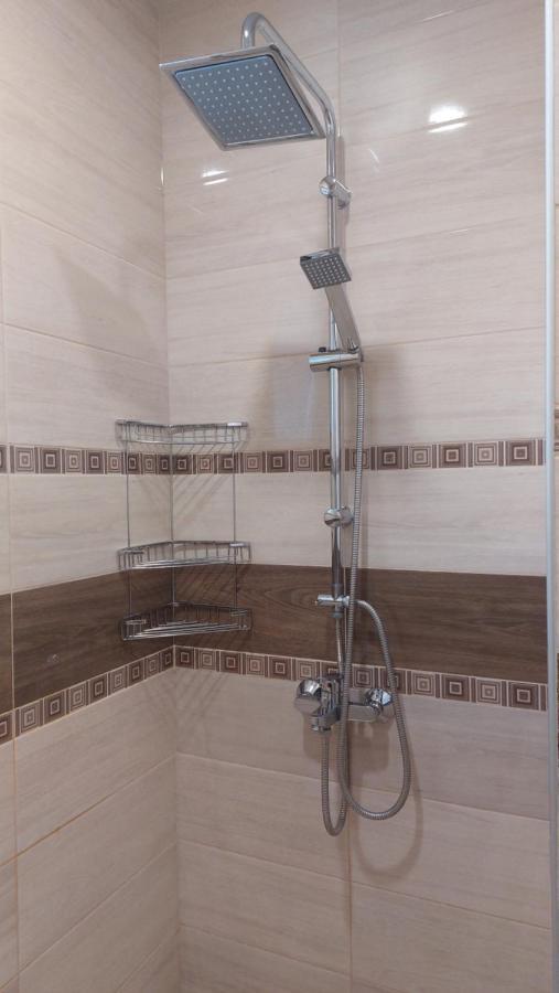 Апартамент Pink & Blue - 2Bdr With Balcony - Wi-Fi Warna Exterior foto