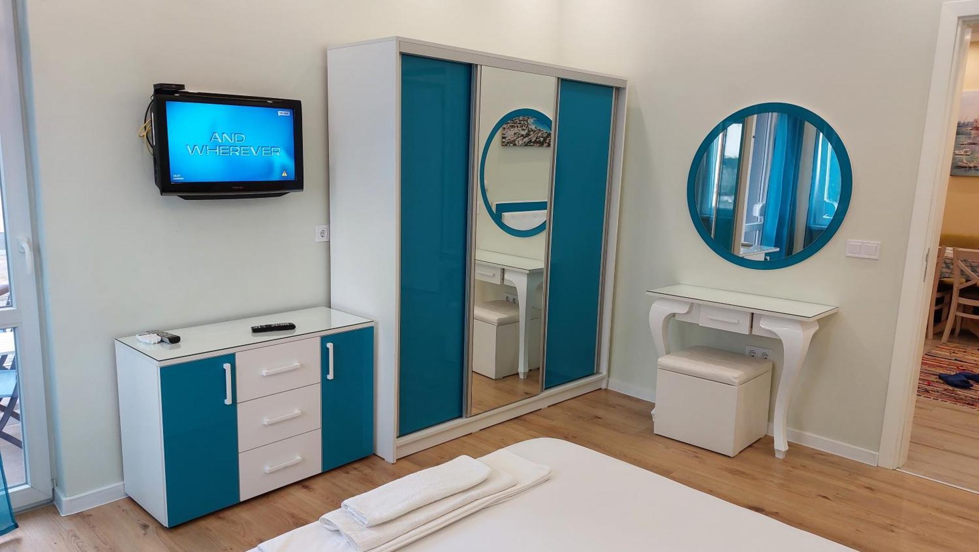Апартамент Pink & Blue - 2Bdr With Balcony - Wi-Fi Warna Exterior foto